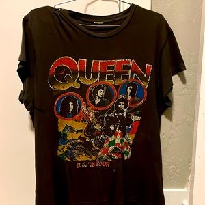 Madeworn Queen Shirt. Size Small